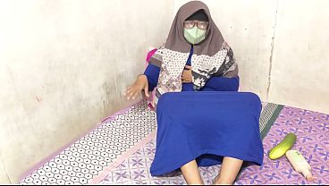 Cewek hijab Indonesia colmek