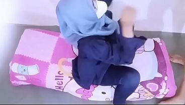 Doggy style wanita berjilbab Indonesia